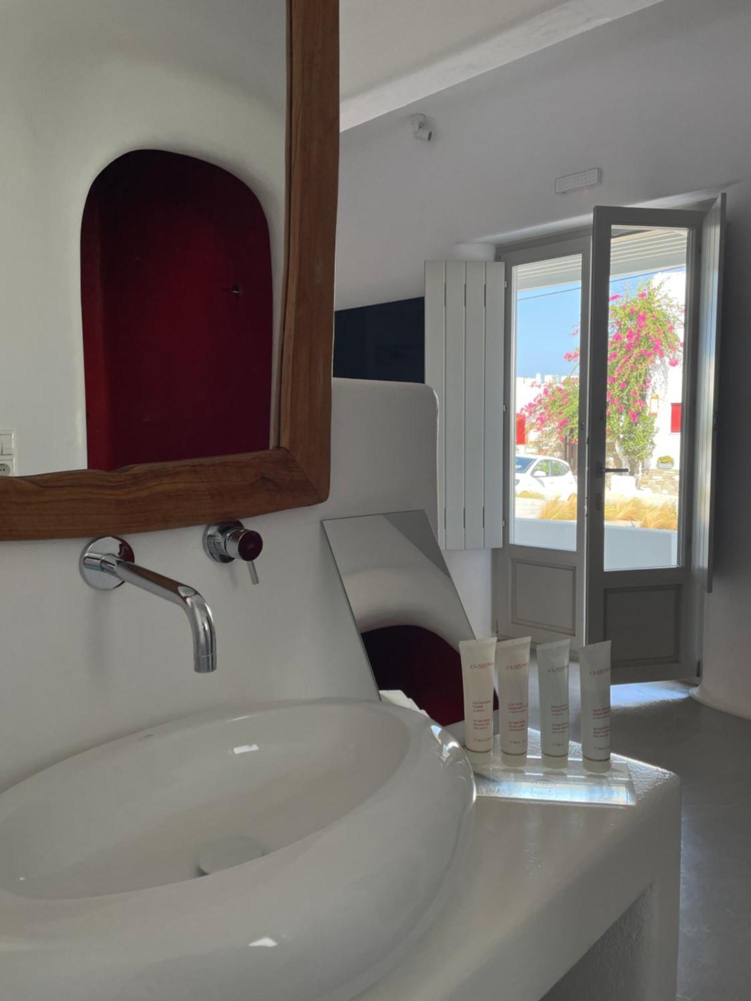 Angels Pillow Luxury Boutique Residence - Adults Only Náousa Kamer foto