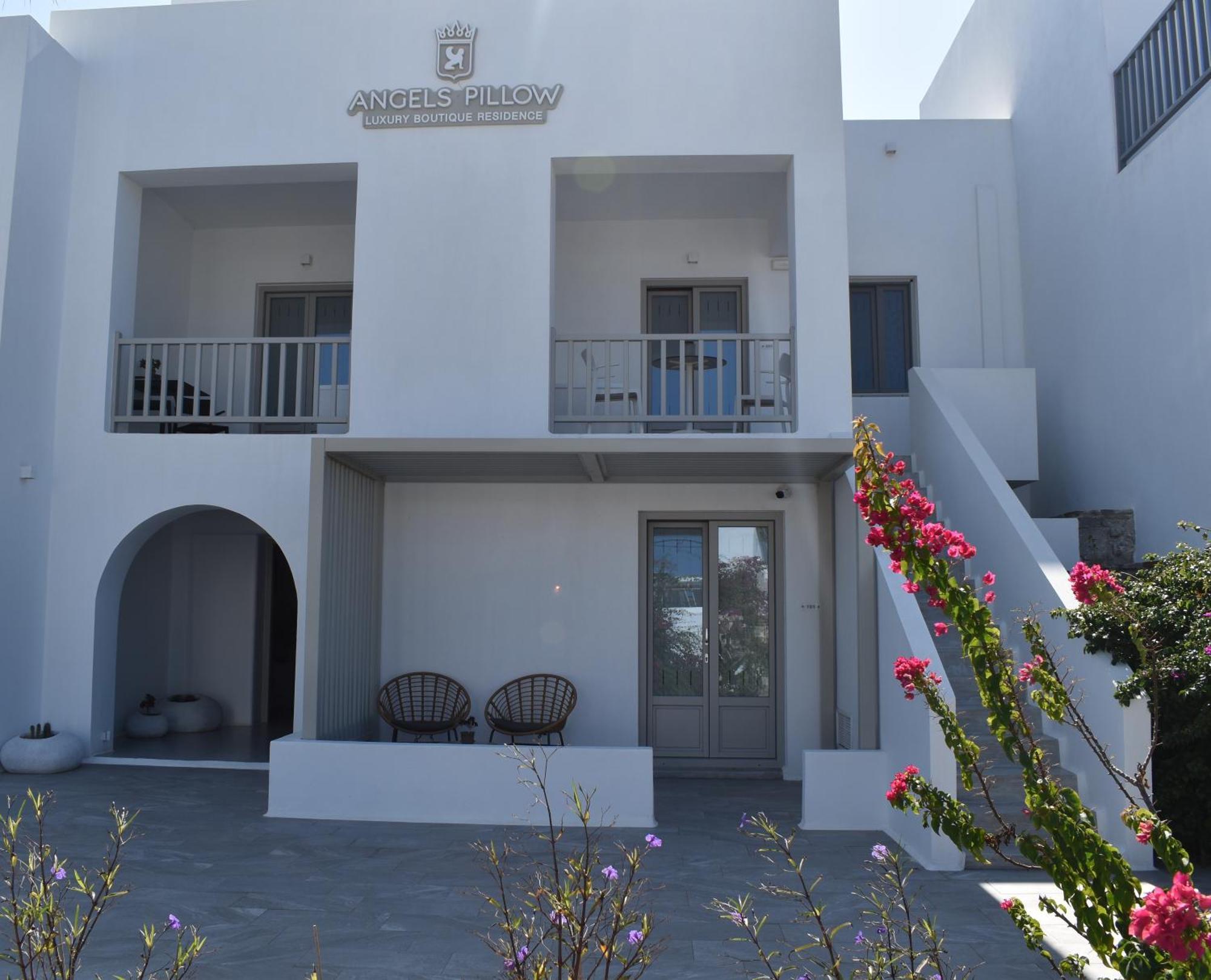 Angels Pillow Luxury Boutique Residence - Adults Only Náousa Kamer foto